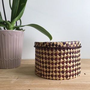 Circular Checked Patterned Basket